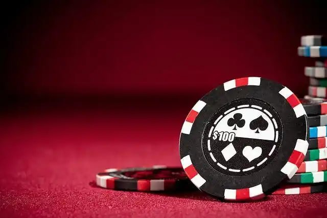 Người chơi Việt Nam trải nghiệm slot online nổ hũ trên điện thoại hi2999
